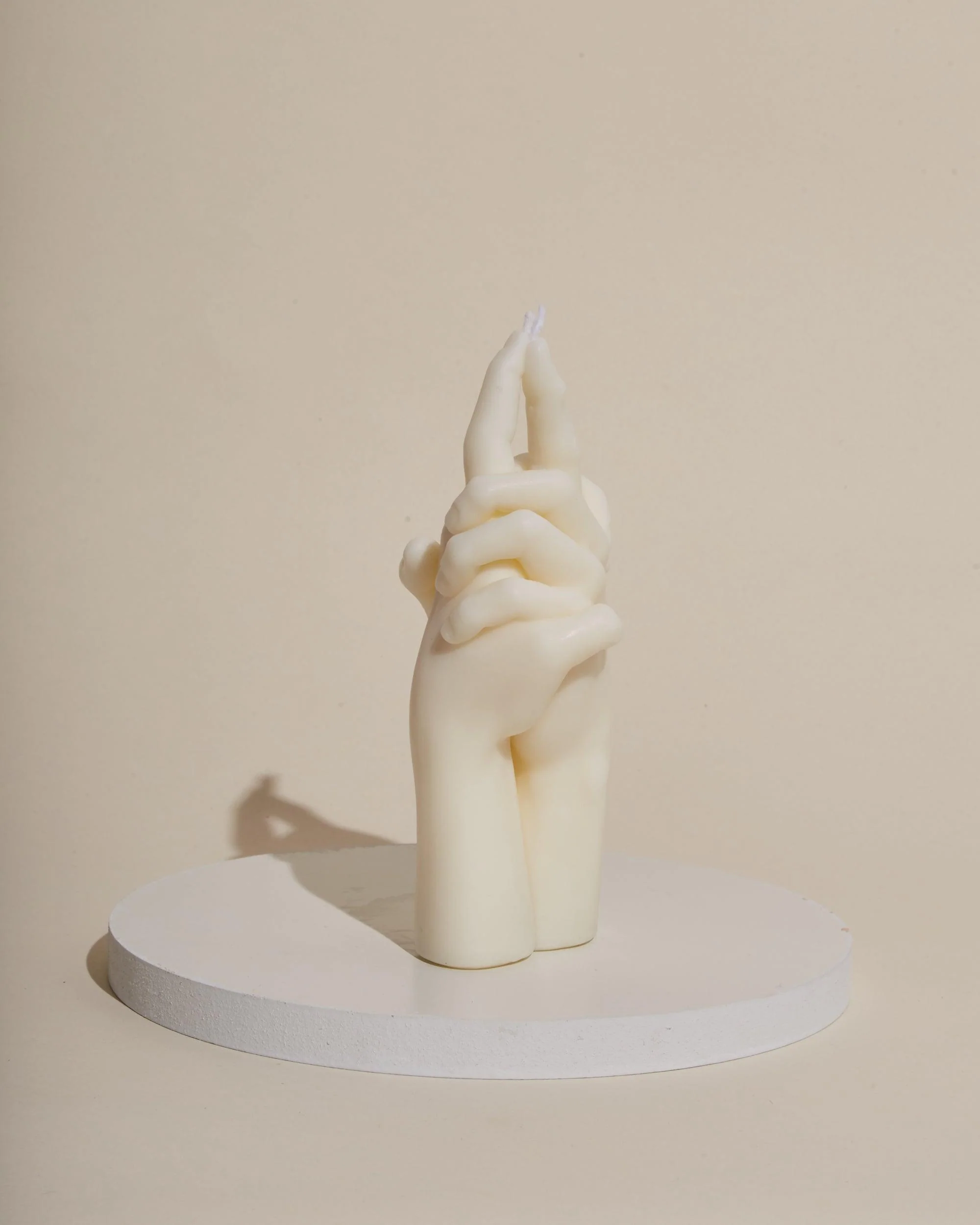 Hands Sculpture Candle - Image 3