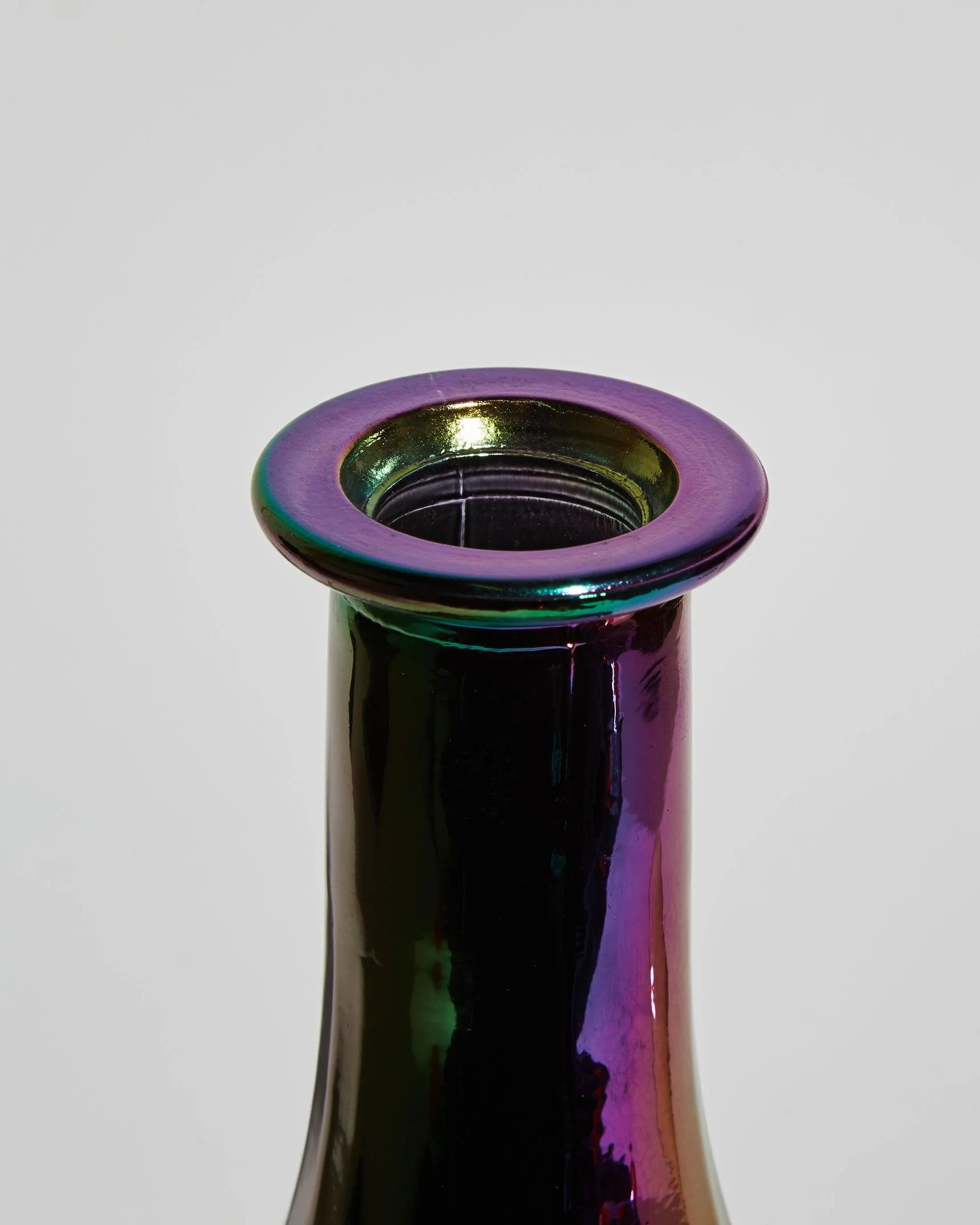 'Aurora' Iridescent Vase Bong - Image 3